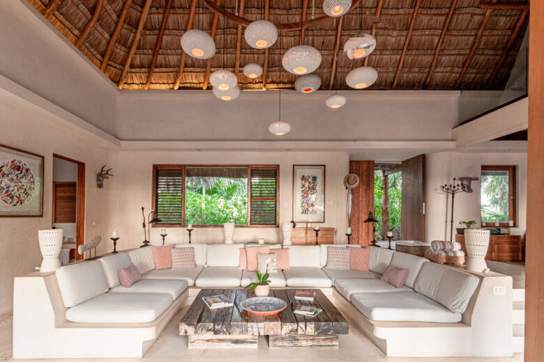 Luxury oceanfront liv